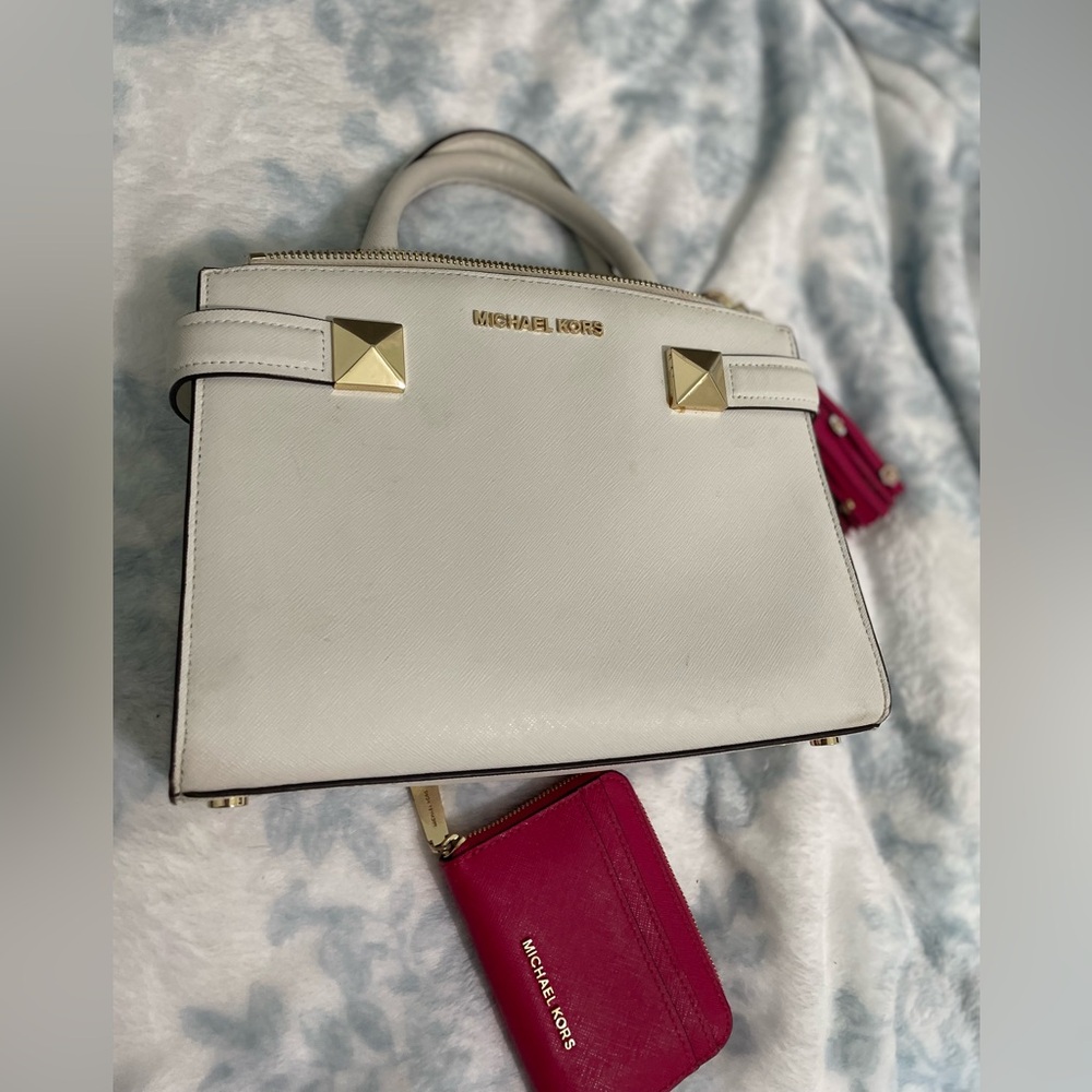 Michael Kors White Handbag w/ Bag Charm & Wallet